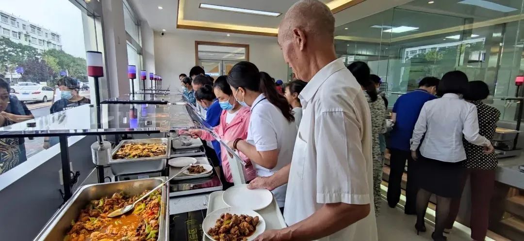 福建擬建1000+示范性長(zhǎng)者食堂 優(yōu)信無(wú)限智慧食堂守護(hù)老人“舌尖上的幸?！? width=